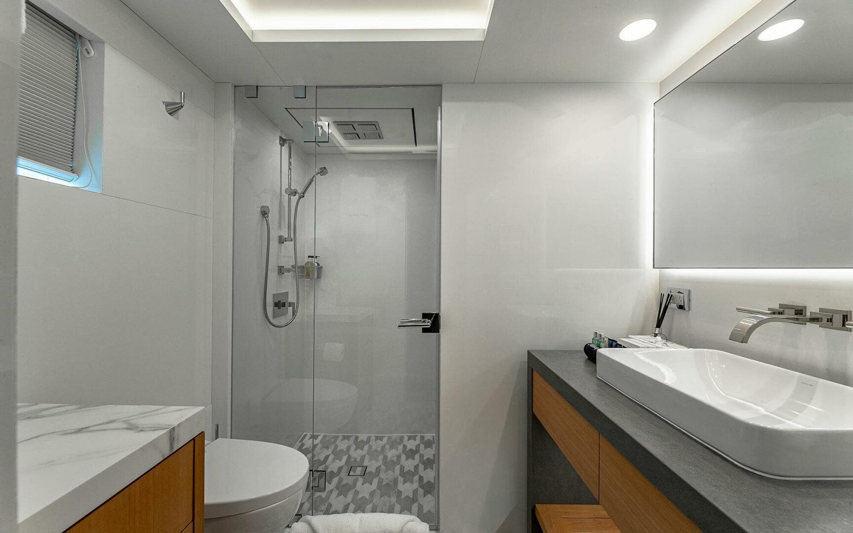 2000 Feadship — photo 21