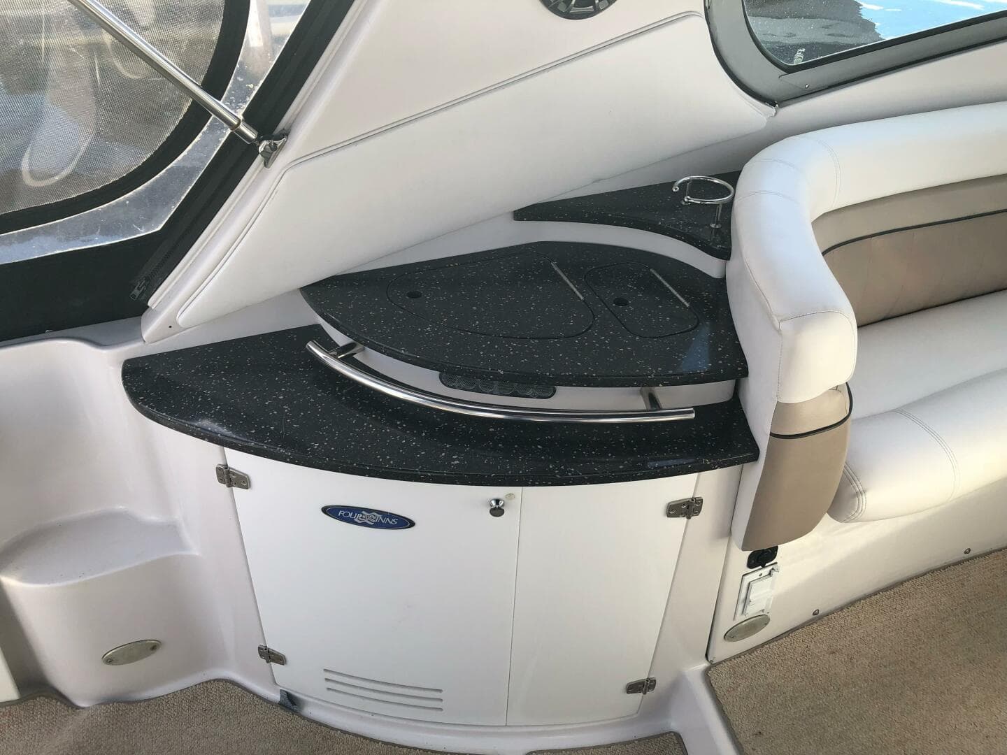 2007 Four Winns 318 Vista — photo 16