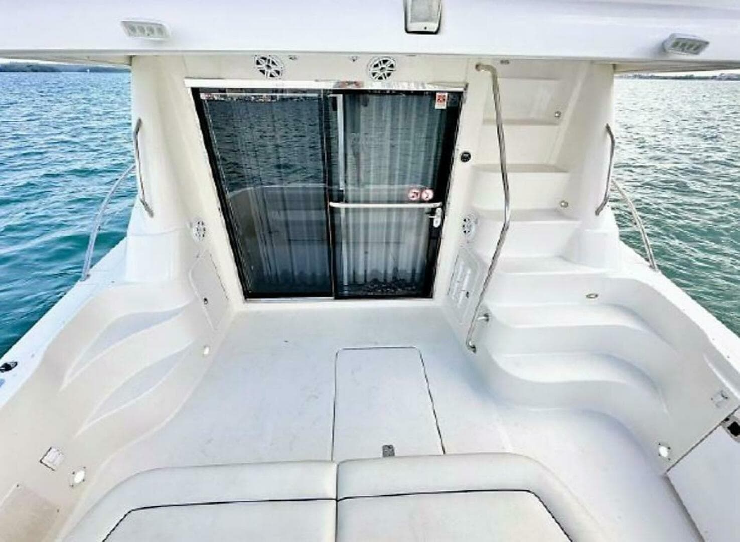 2005 Sea Ray 550 Sedan Bridge — photo 24