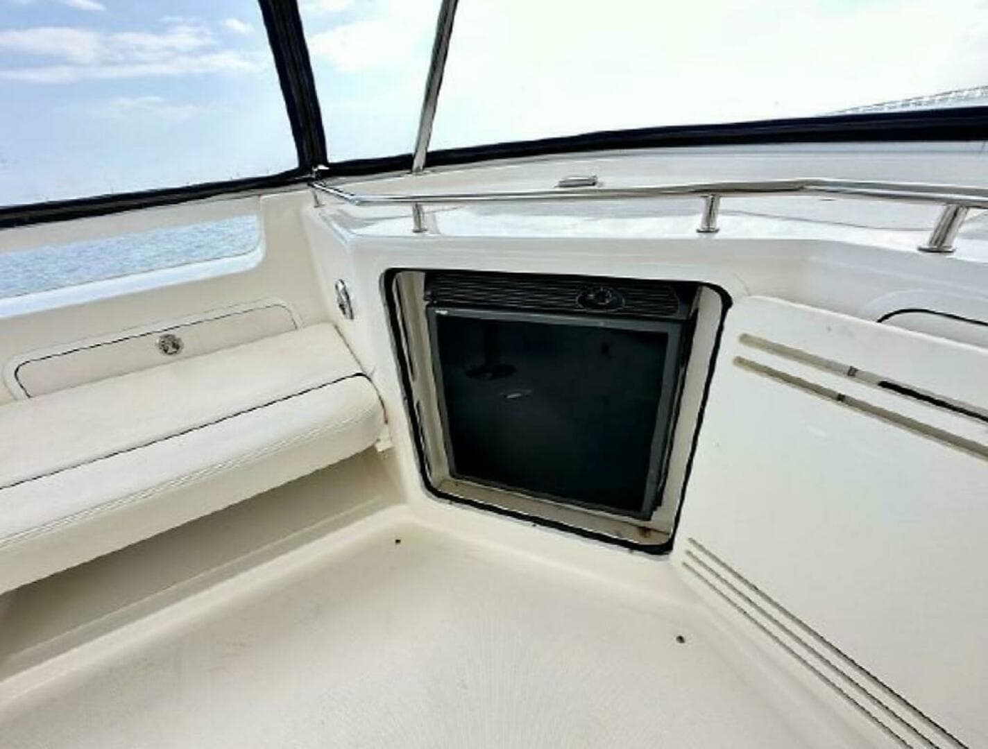 2005 Sea Ray 550 Sedan Bridge — photo 9