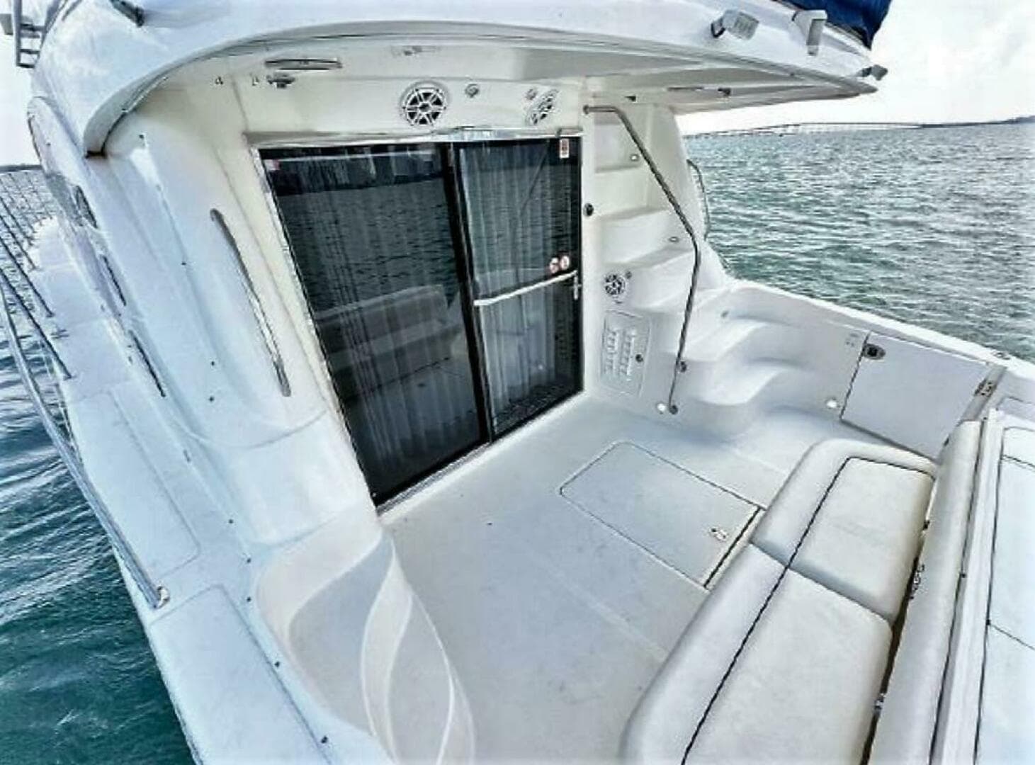 2005 Sea Ray 550 Sedan Bridge — photo 25