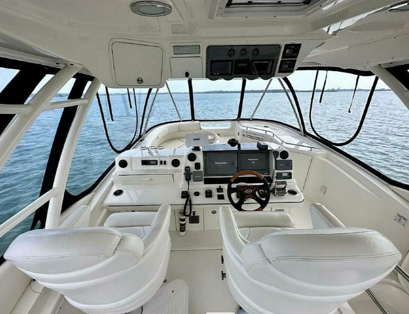 2005 Sea Ray 550 Sedan Bridge — photo 6