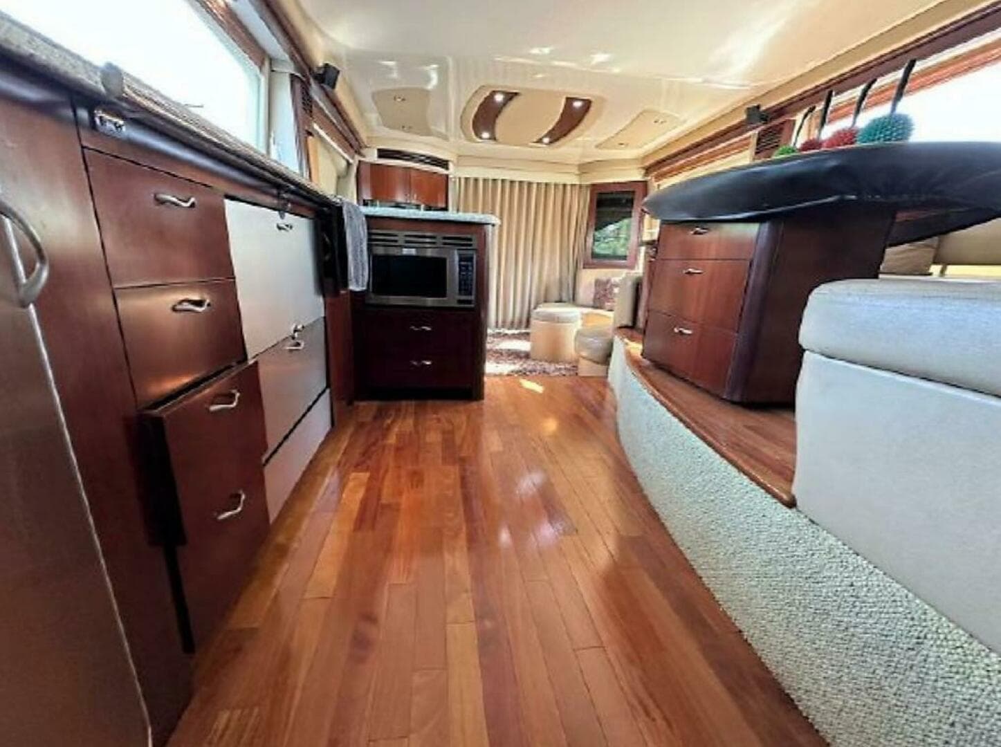 2005 Sea Ray 550 Sedan Bridge — photo 19