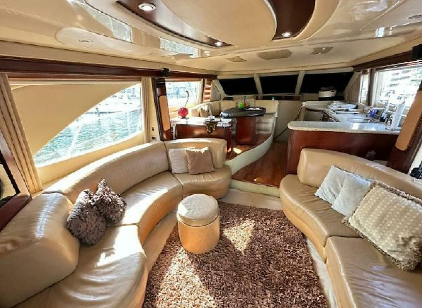 2005 Sea Ray 550 Sedan Bridge — photo 12