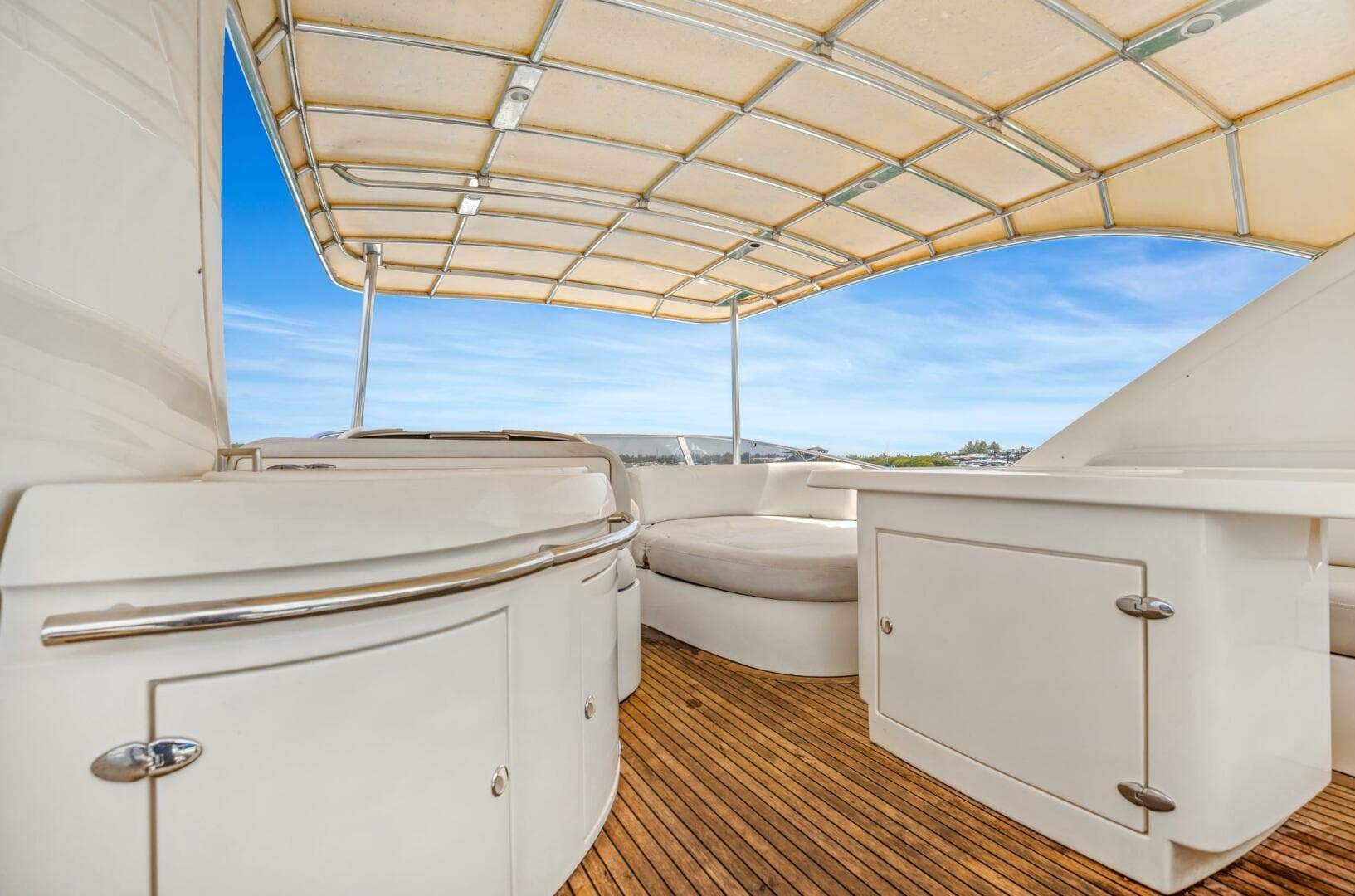 2004 Azimut 62 — photo 27