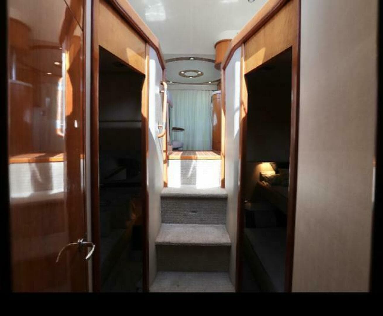 2004 Rodman 41 — photo 18