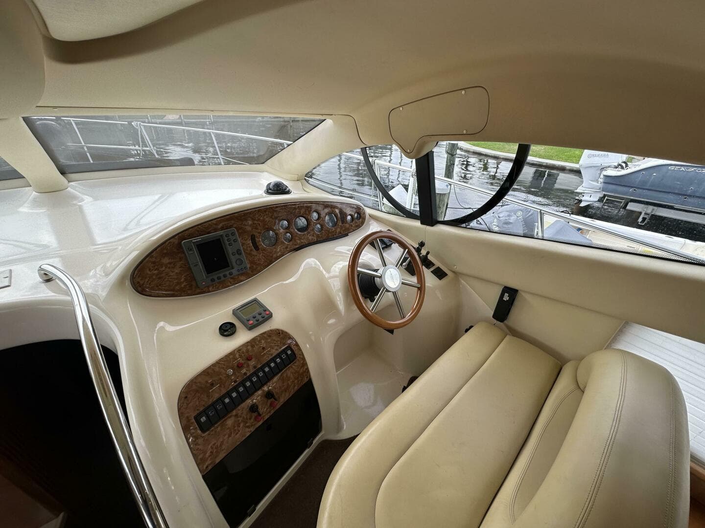 2004 Azimut 42 — photo 13