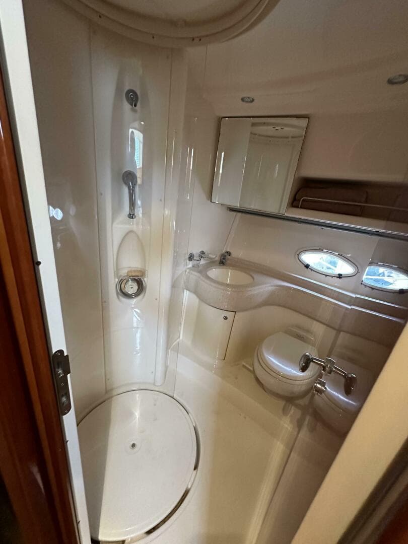 2004 Azimut 42 — photo 25