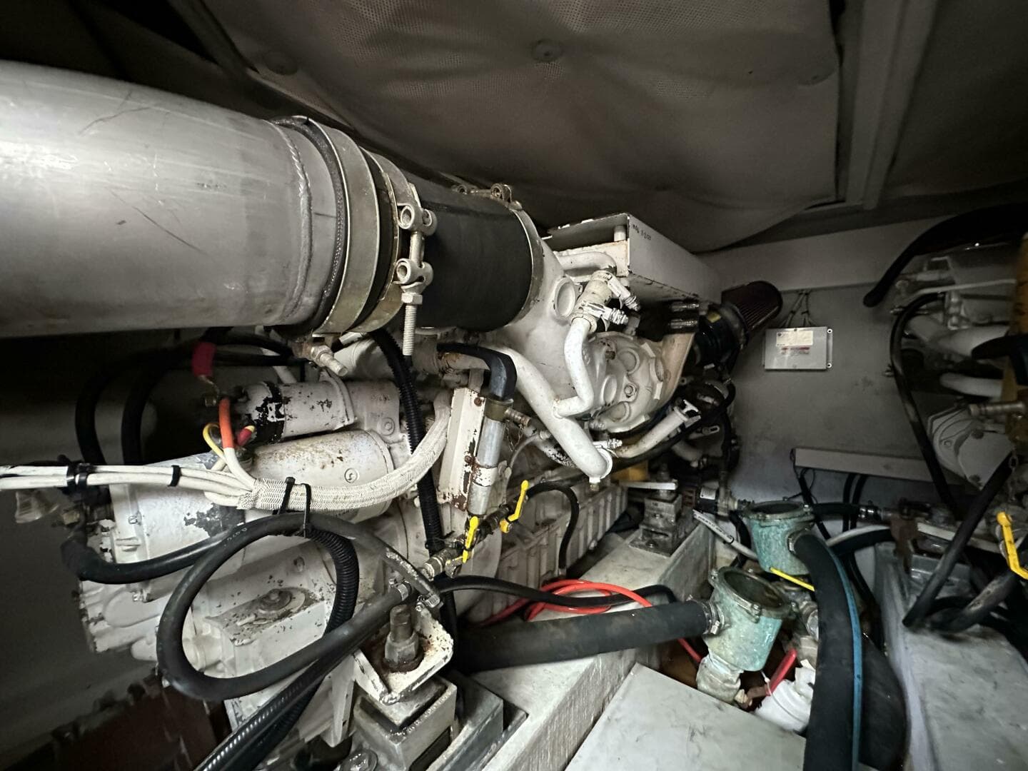 2004 Azimut 42 — photo 28