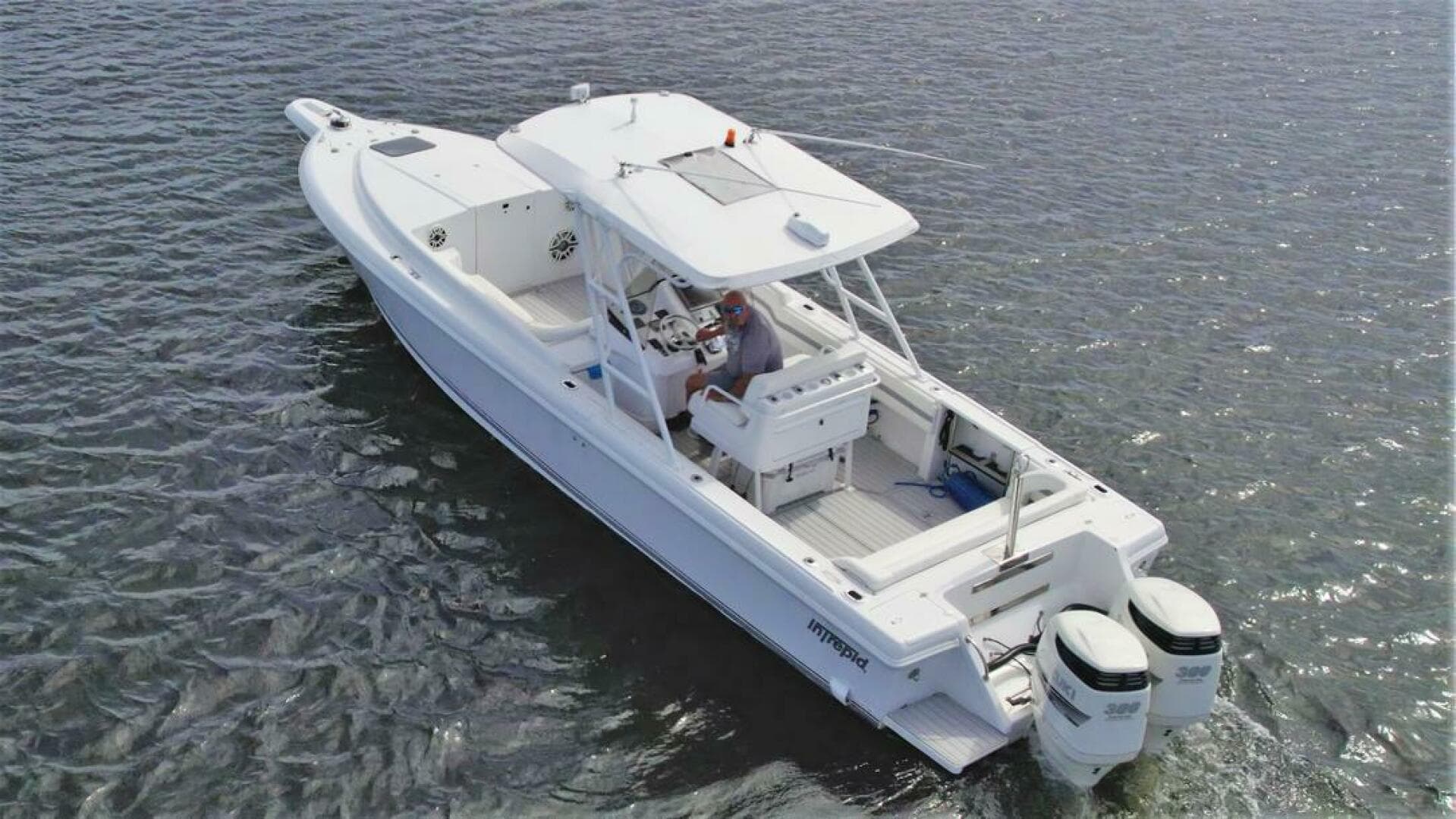 2003 Intrepid 32 — photo 40