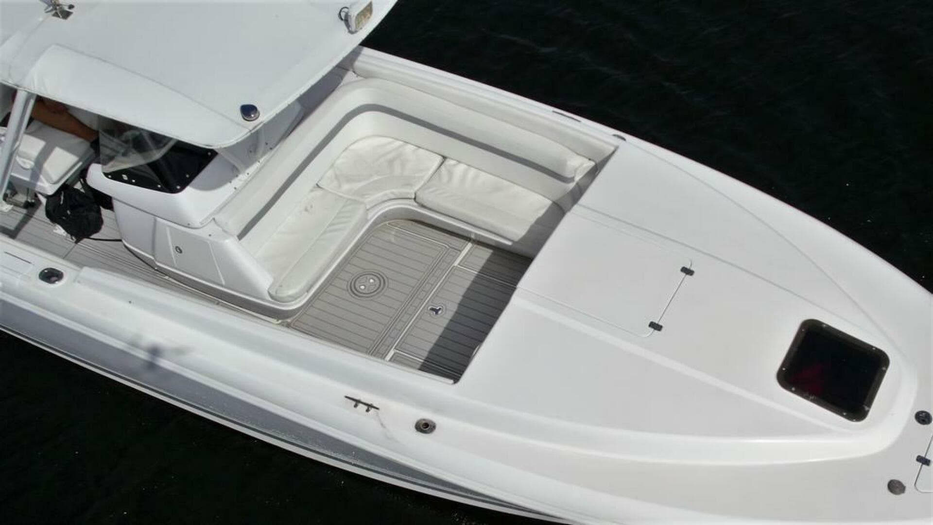 2003 Intrepid 32 — photo 37