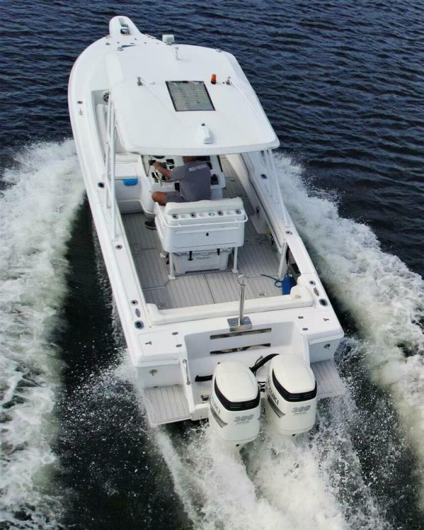 2003 Intrepid 32 — photo 44