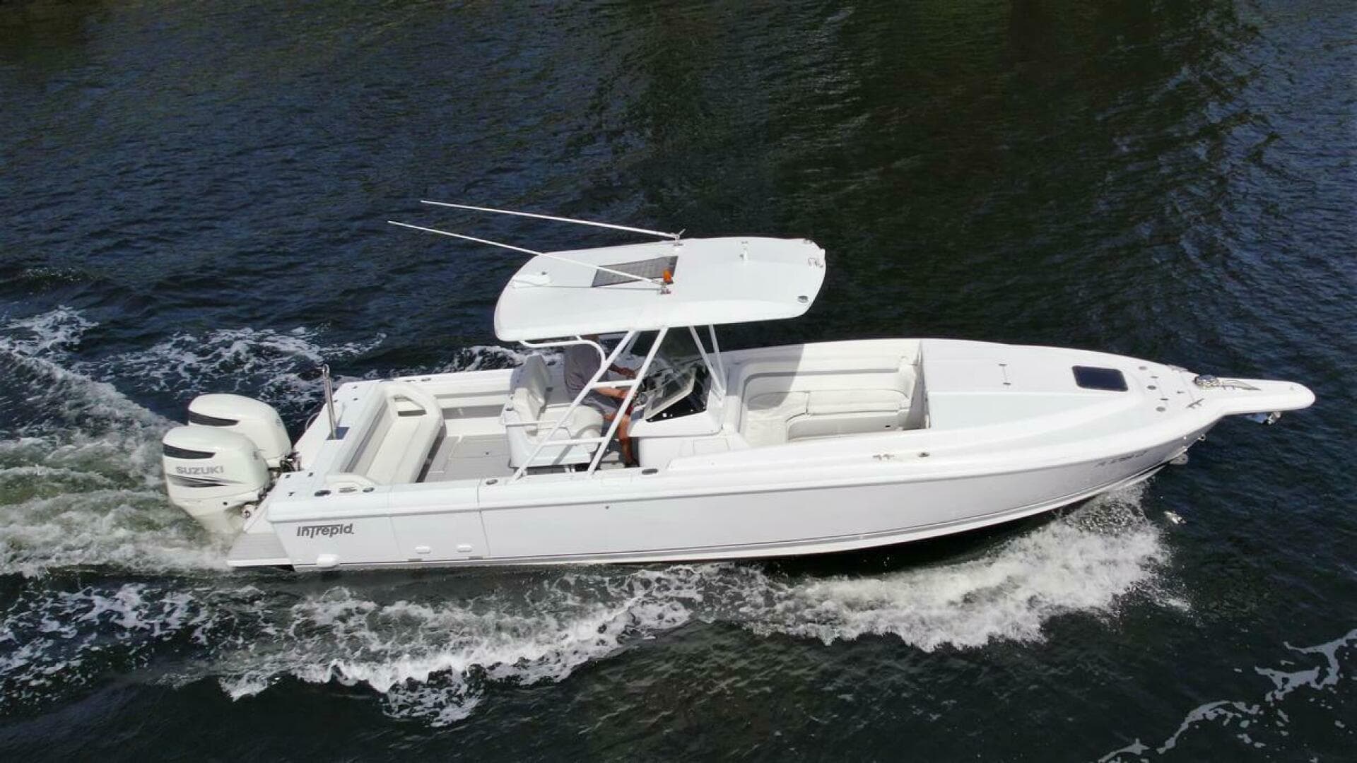 2003 Intrepid 32 — photo 6