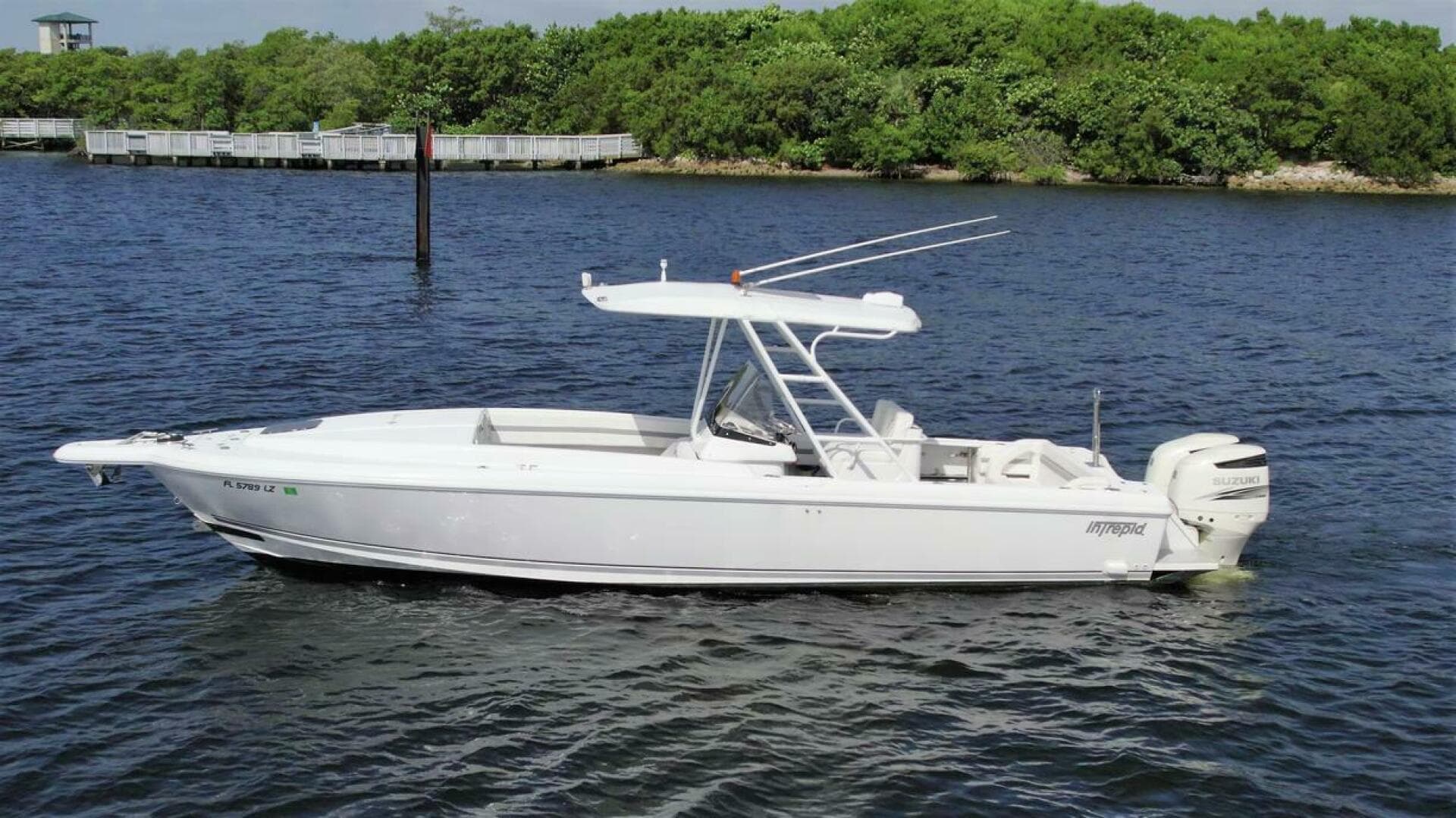 2003 Intrepid 32 — photo 26