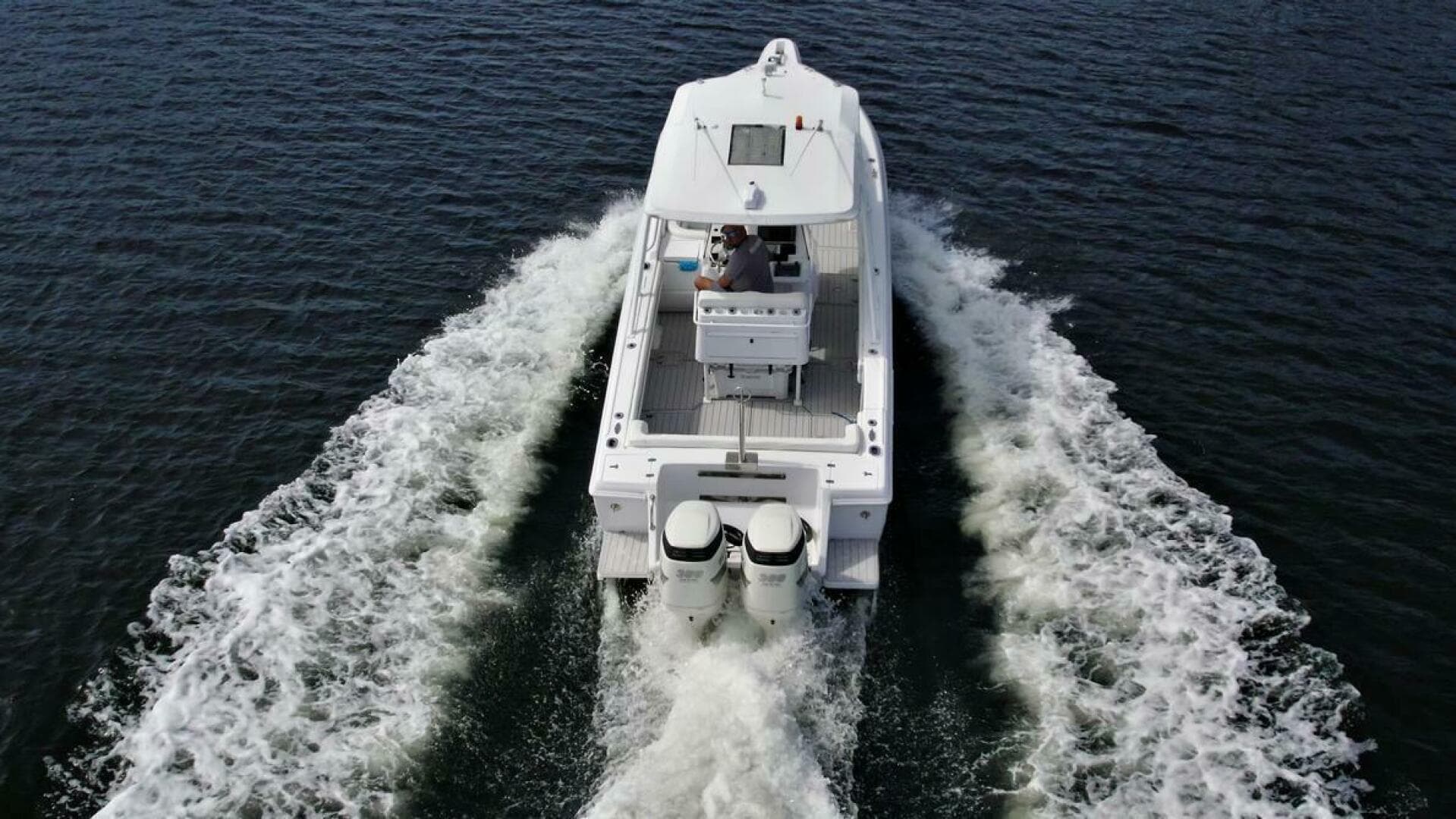 2003 Intrepid 32 — photo 46