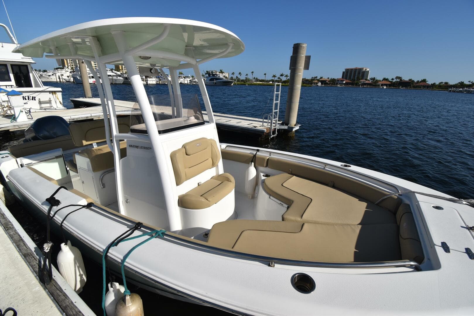 2017 Sea Hunt 235 SE — photo 4