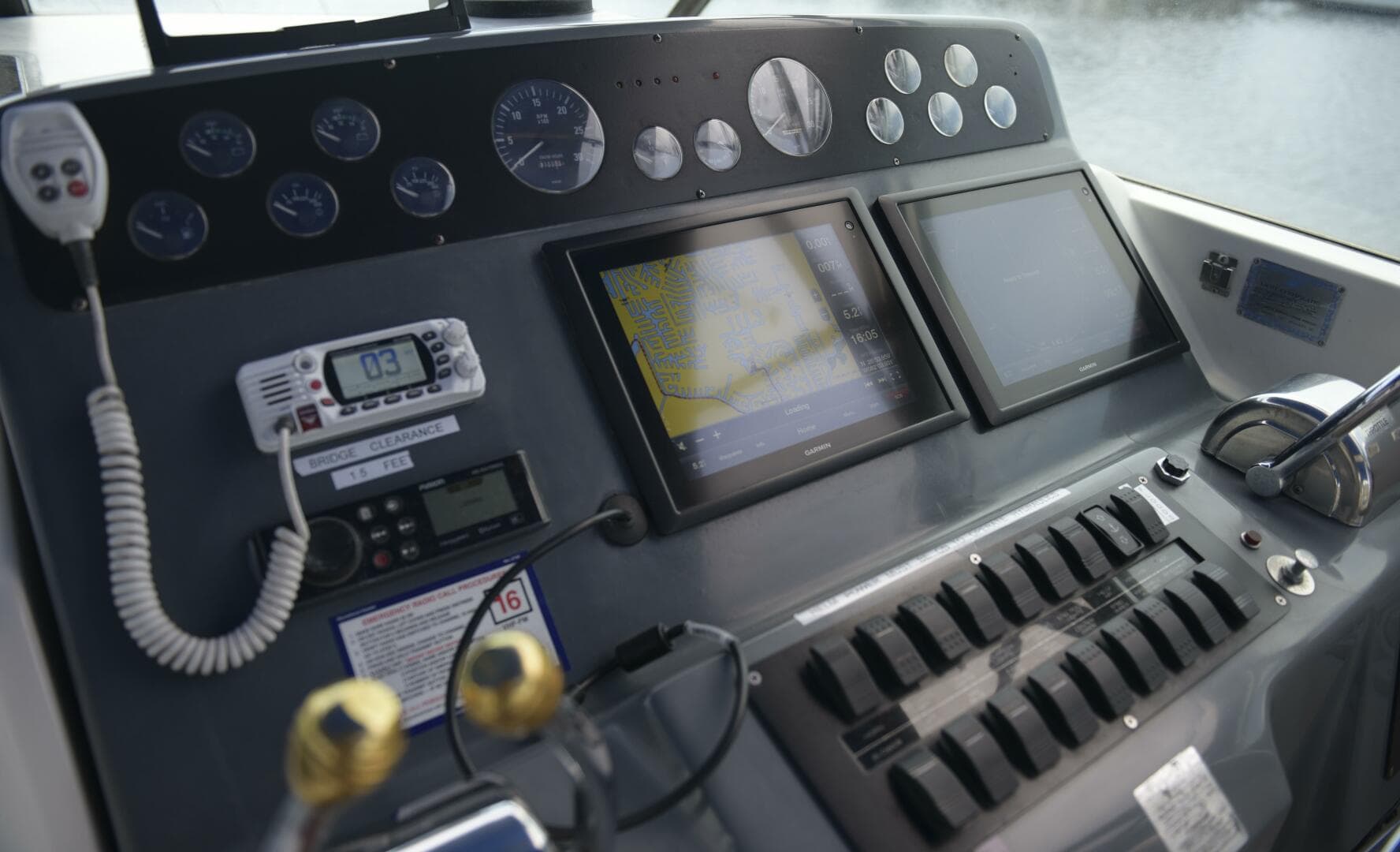 1995 Tiara Yachts 4000 Express — photo 8