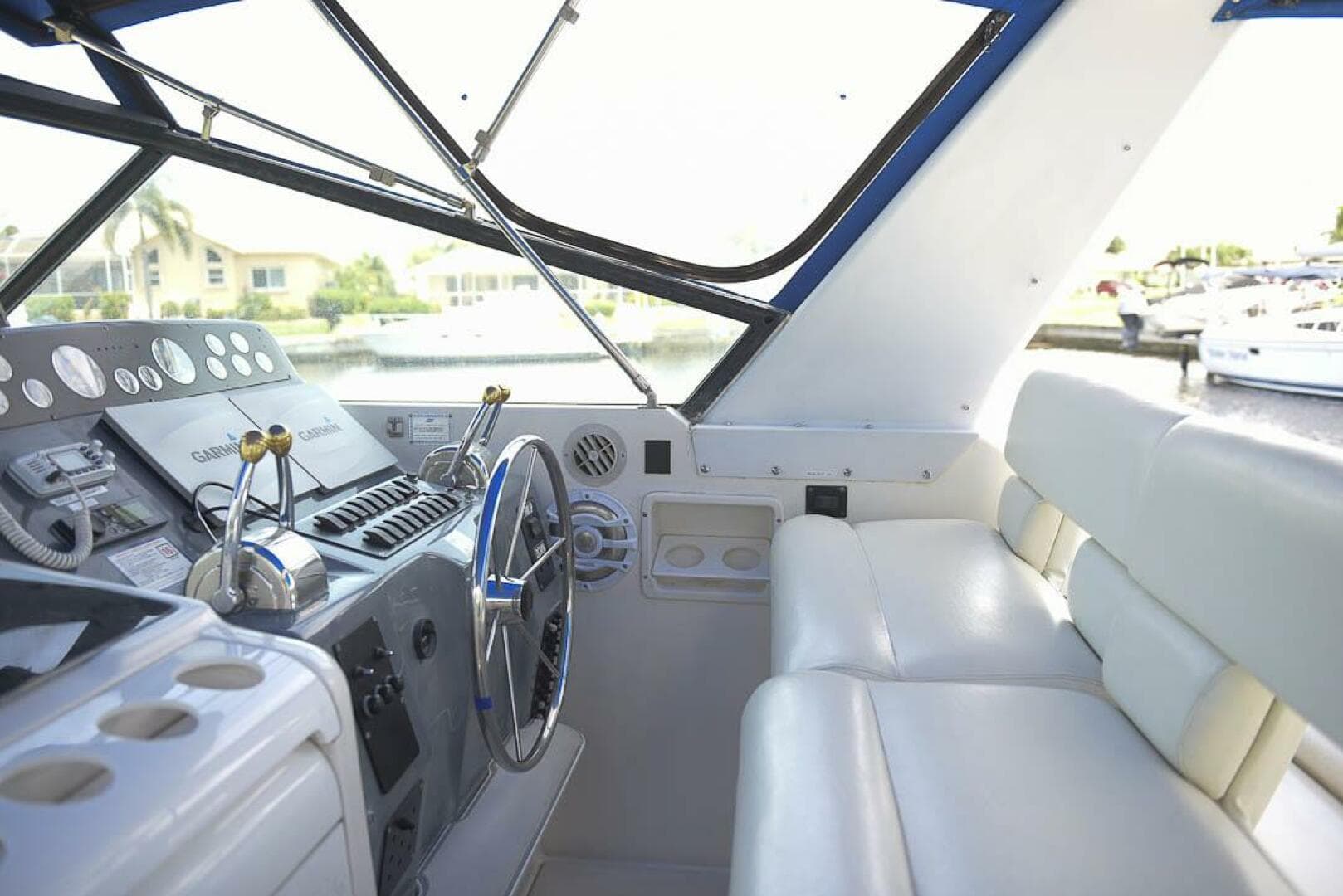 1995 Tiara Yachts 4000 Express — photo 2