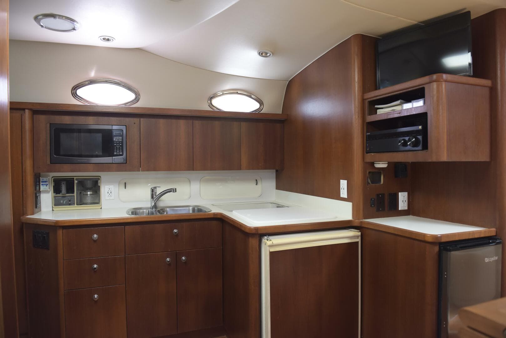 1995 Tiara Yachts 4000 Express — photo 4