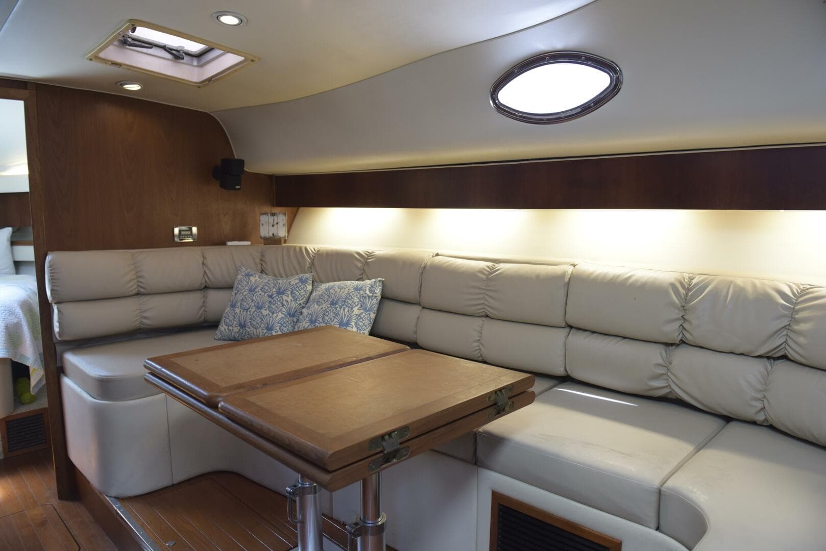 1995 Tiara Yachts 4000 Express — photo 3