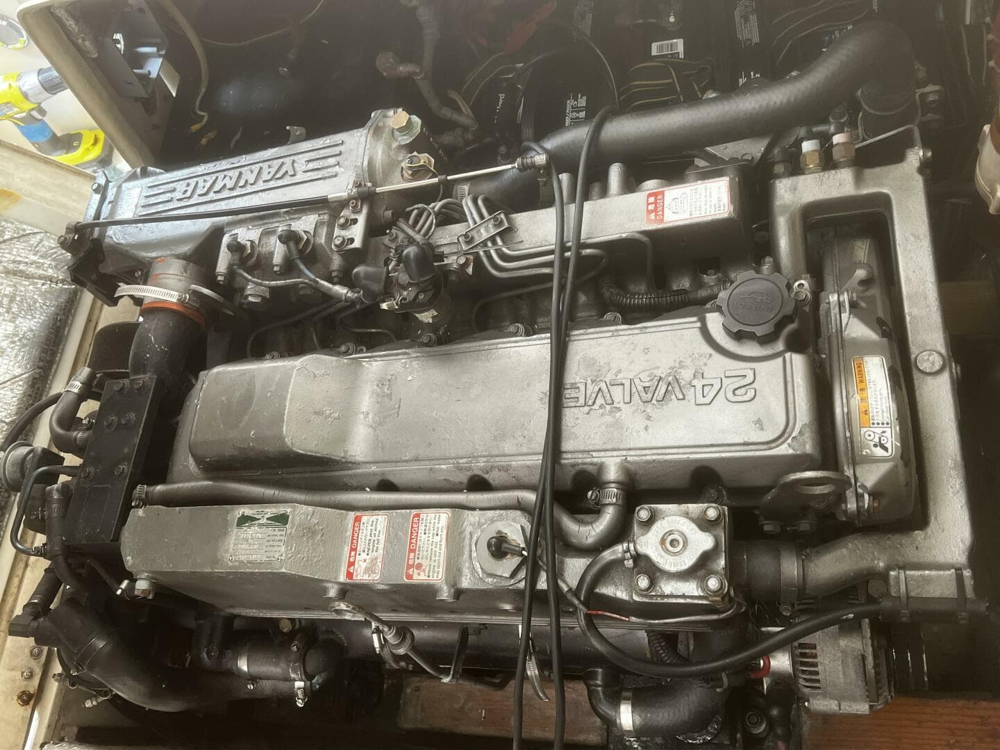 1975 Bertram 31 — photo 24