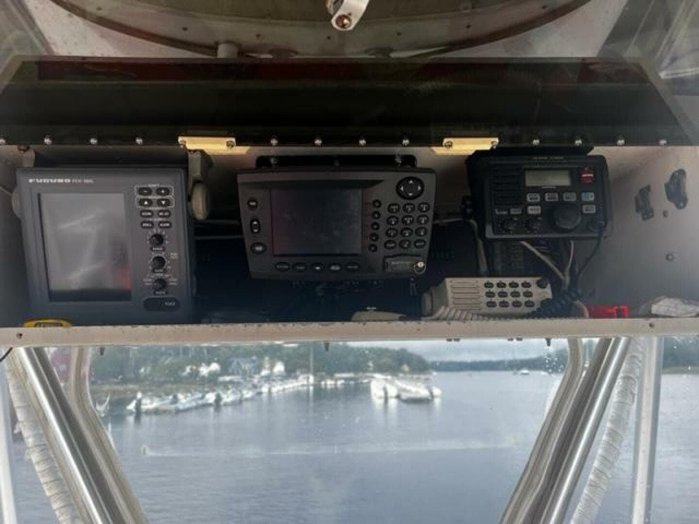 1975 Bertram 31 — photo 10