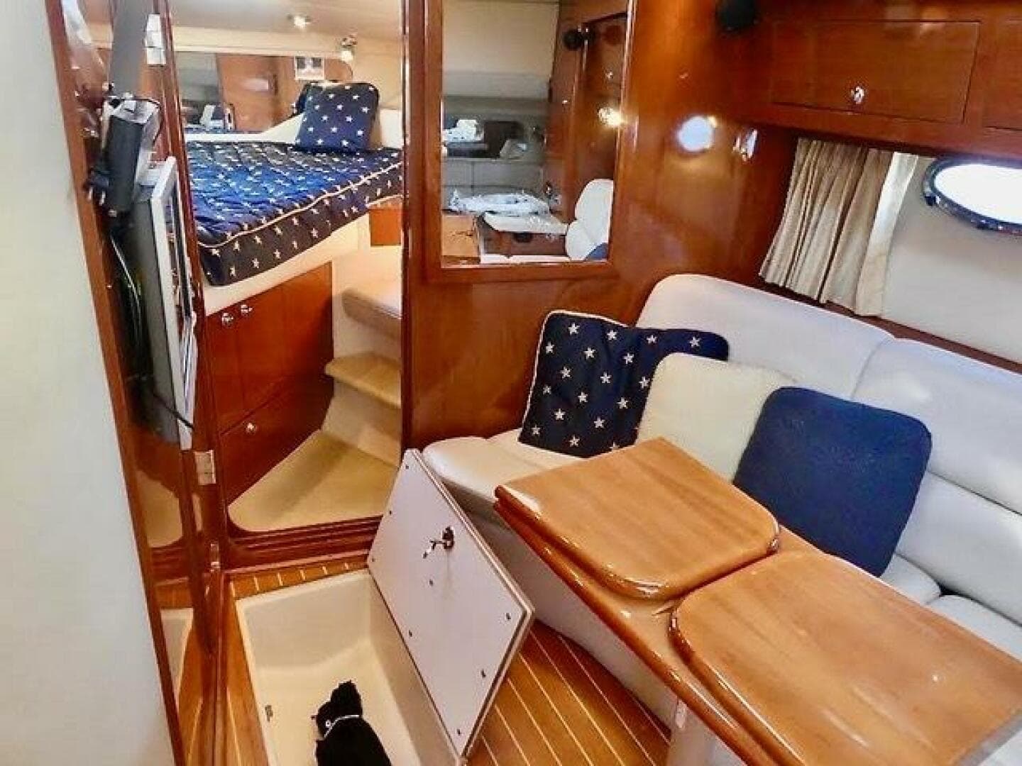 2005 Regal 3560 Commodore — photo 16