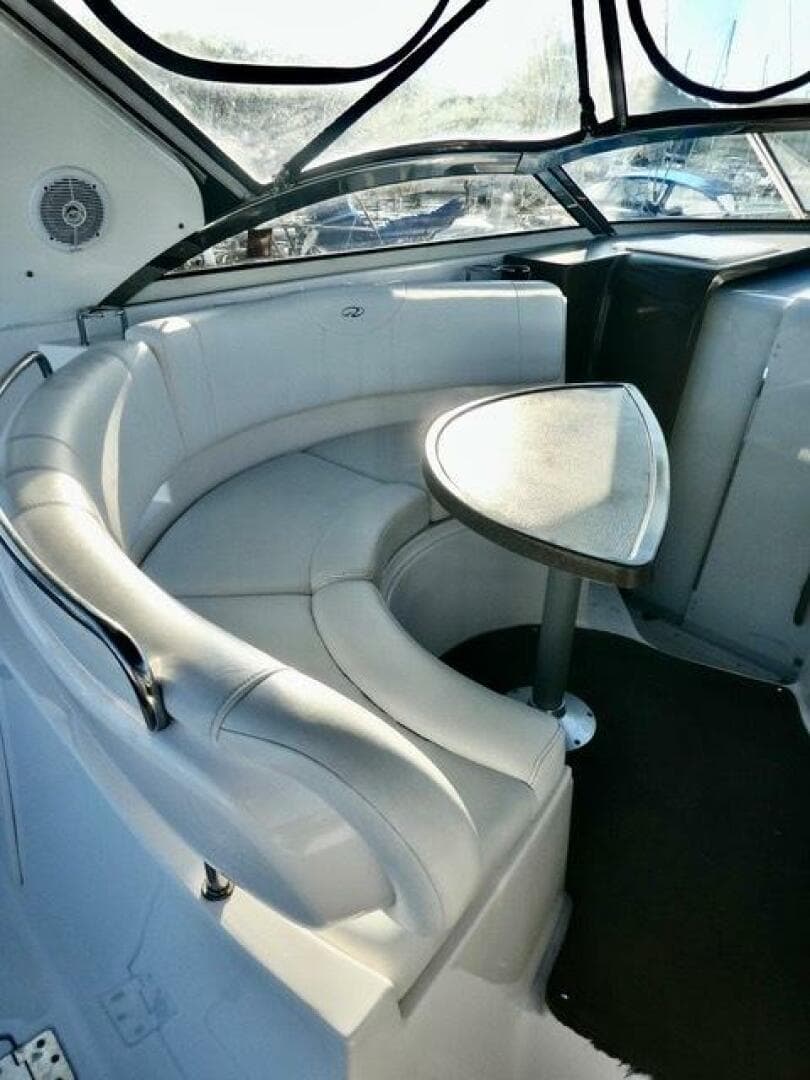 2005 Regal 3560 Commodore — photo 4