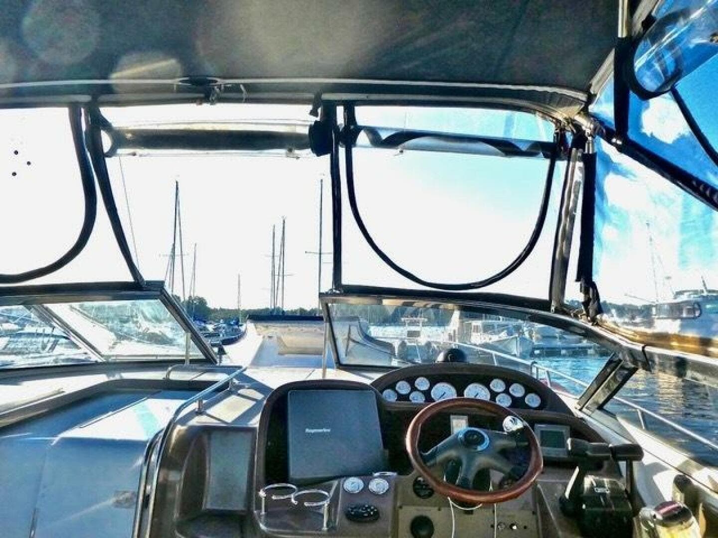 2005 Regal 3560 Commodore — photo 28