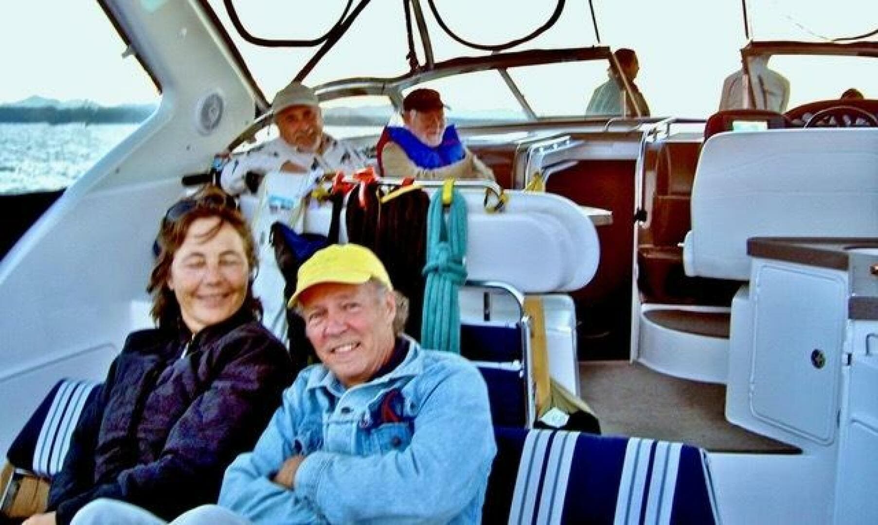 2005 Regal 3560 Commodore — photo 32