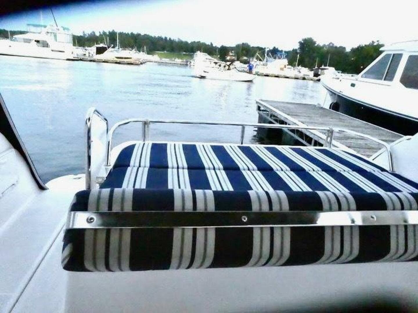 2005 Regal 3560 Commodore — photo 31