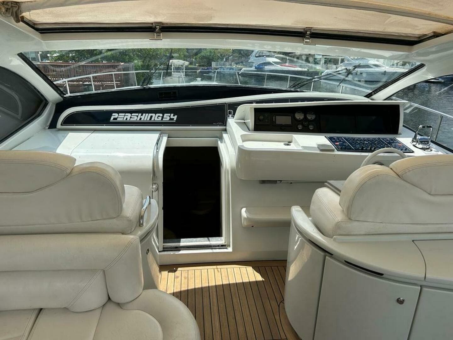 1999 Pershing 54 — photo 5