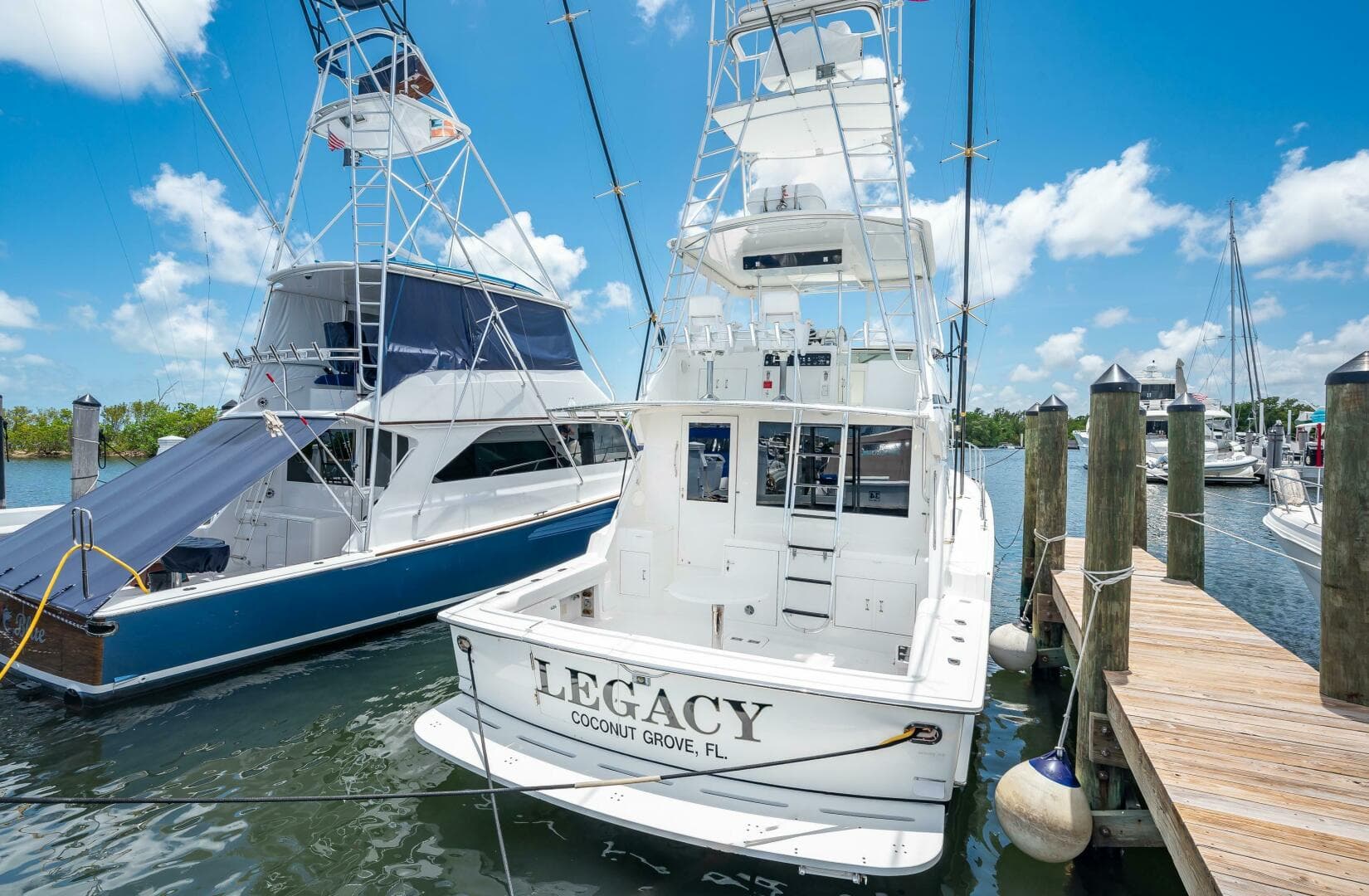 1992 Hatteras 50 Convertible — photo 10