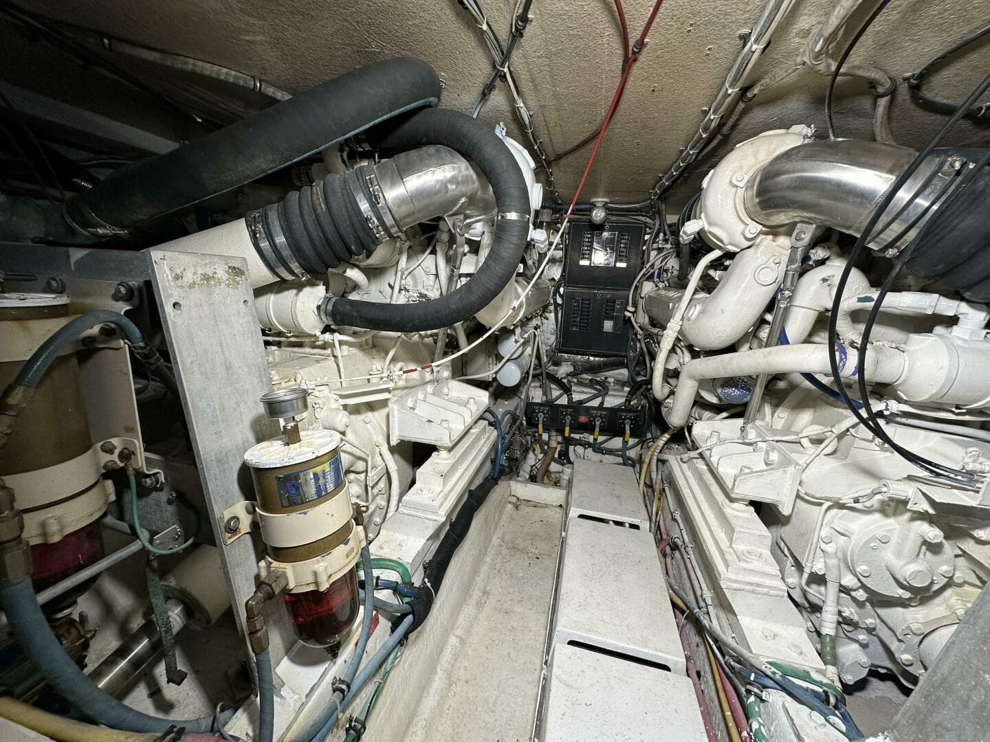 1992 Hatteras 50 Convertible — photo 41