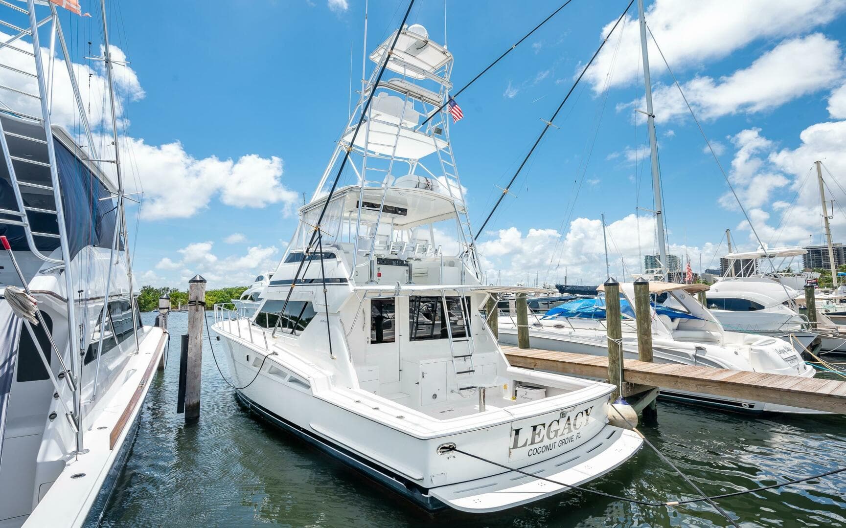 1992 Hatteras 50 Convertible — photo 13