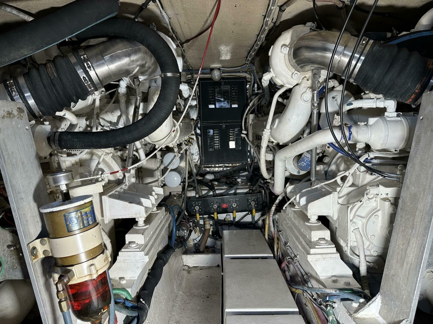 1992 Hatteras 50 Convertible — photo 35