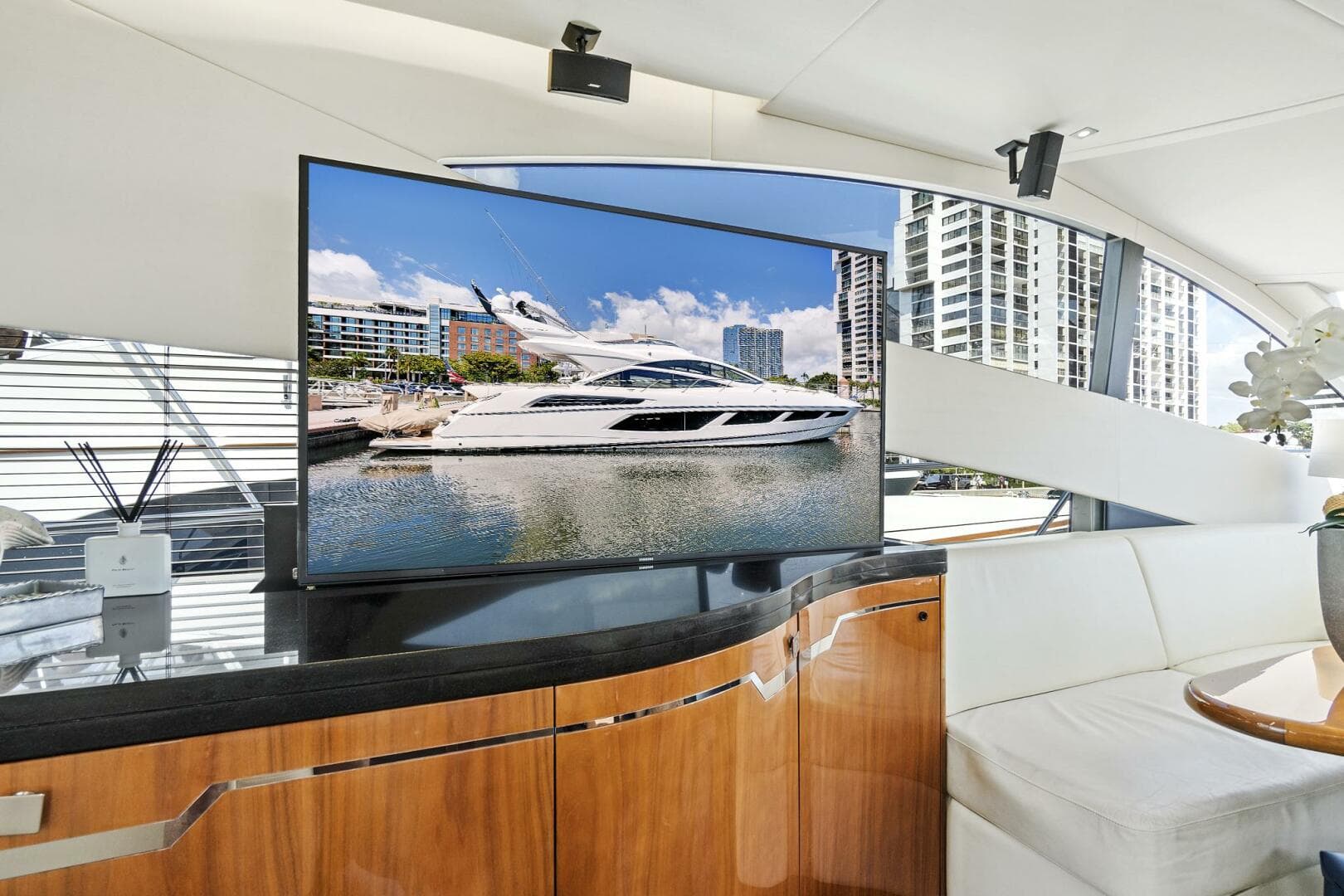 2017 Sunseeker 68 Sport Yacht — photo 33