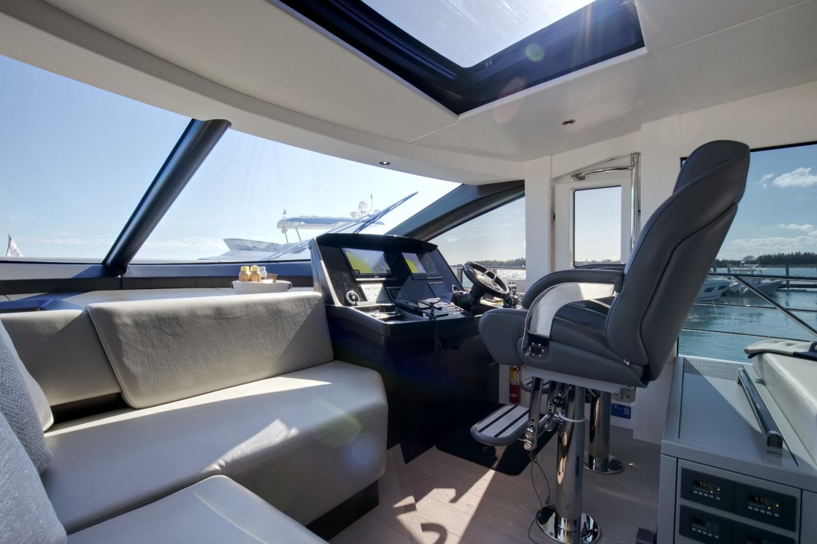 2023 Sunseeker Sport Yacht — photo 23