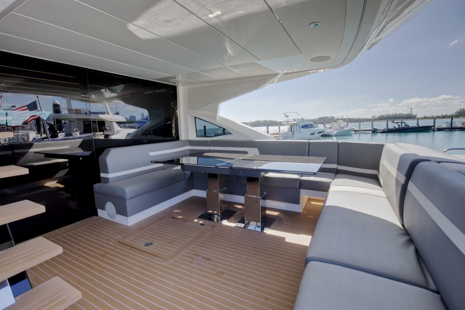 2023 Sunseeker Sport Yacht — photo 17