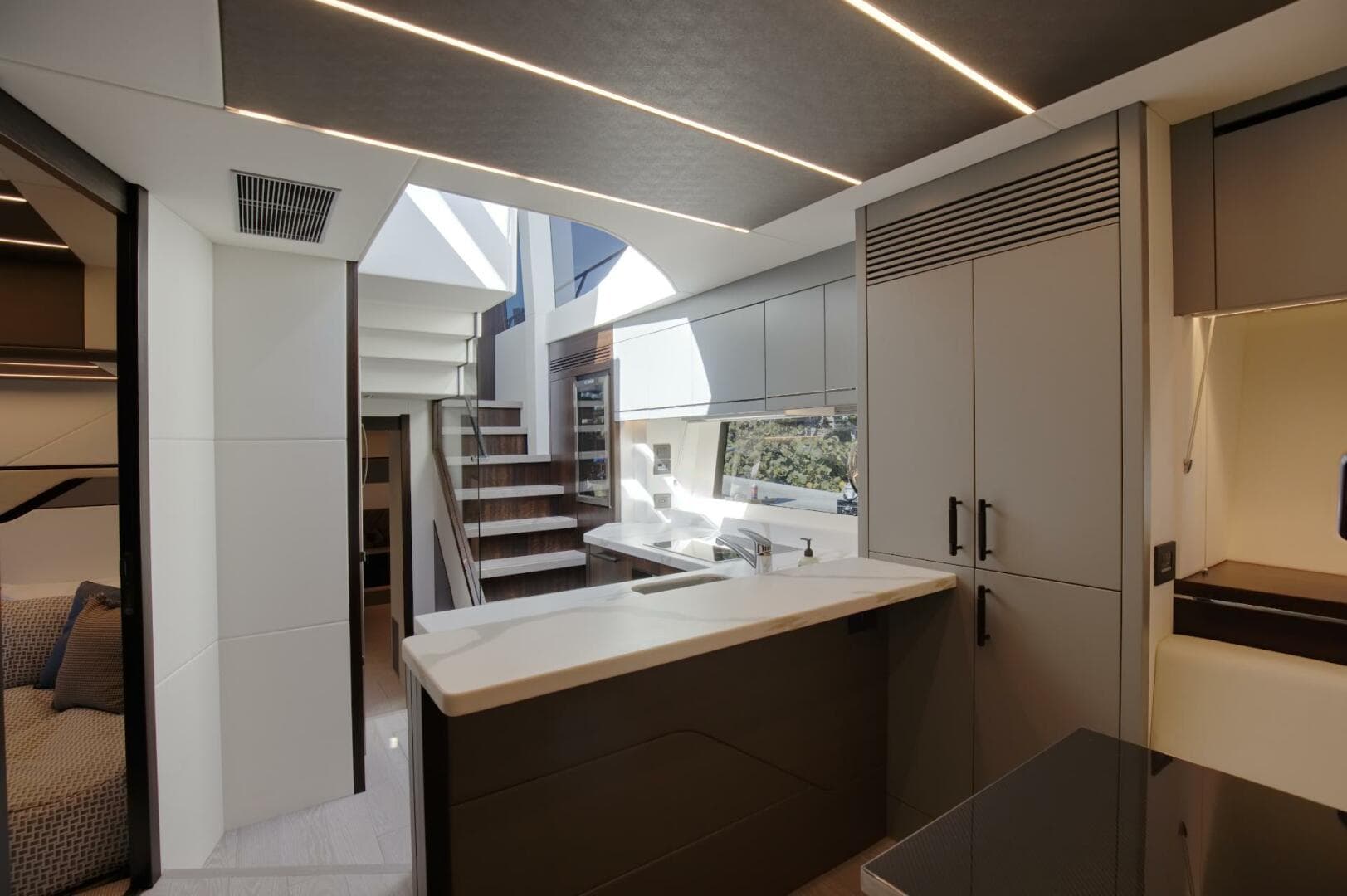 2023 Sunseeker Sport Yacht — photo 24