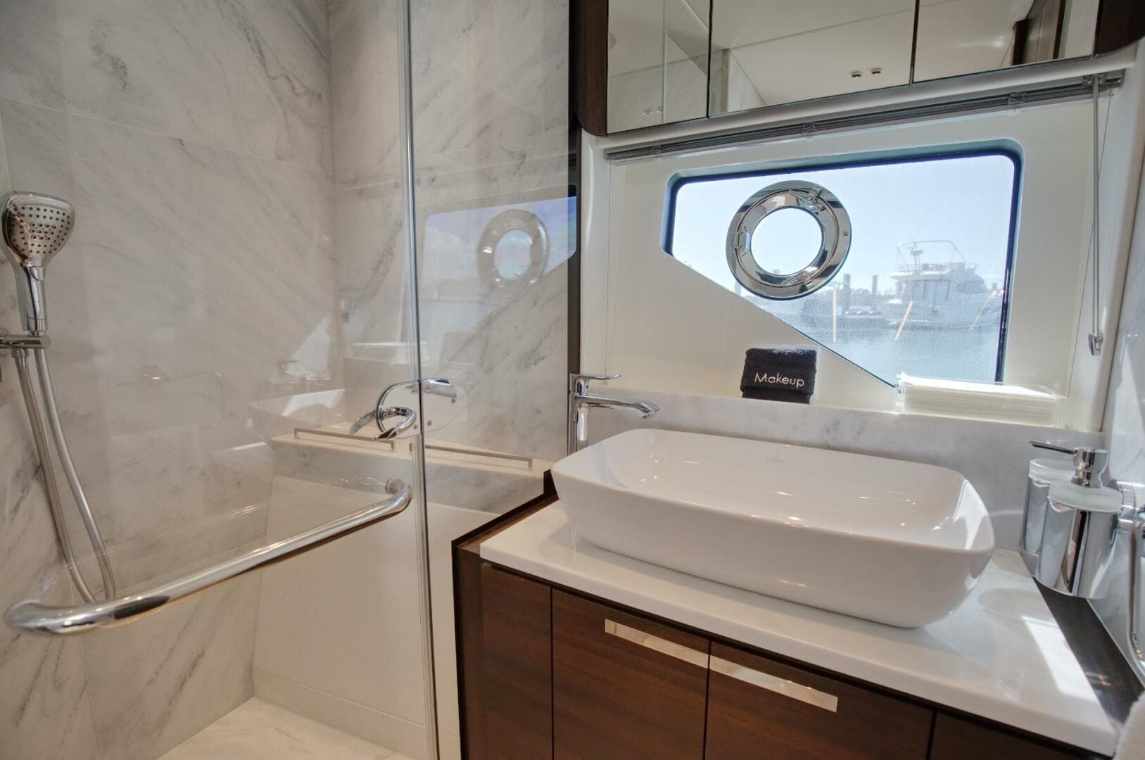 2023 Sunseeker Sport Yacht — photo 33