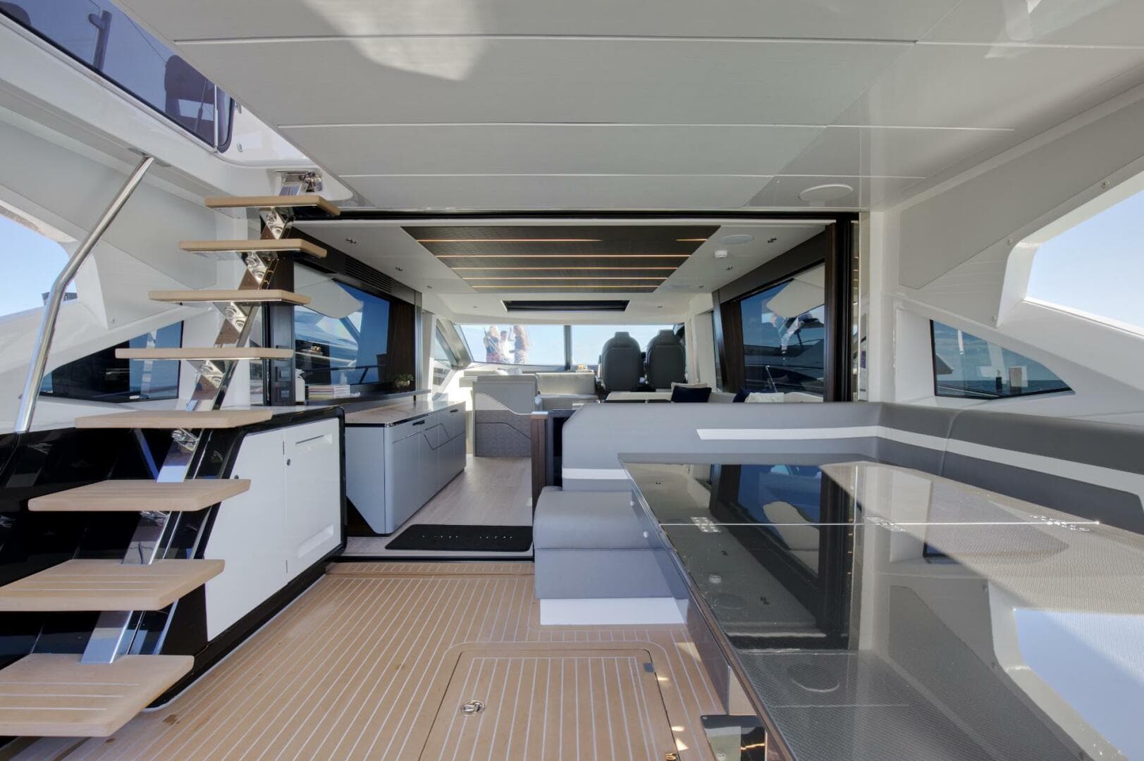 2023 Sunseeker Sport Yacht — photo 19