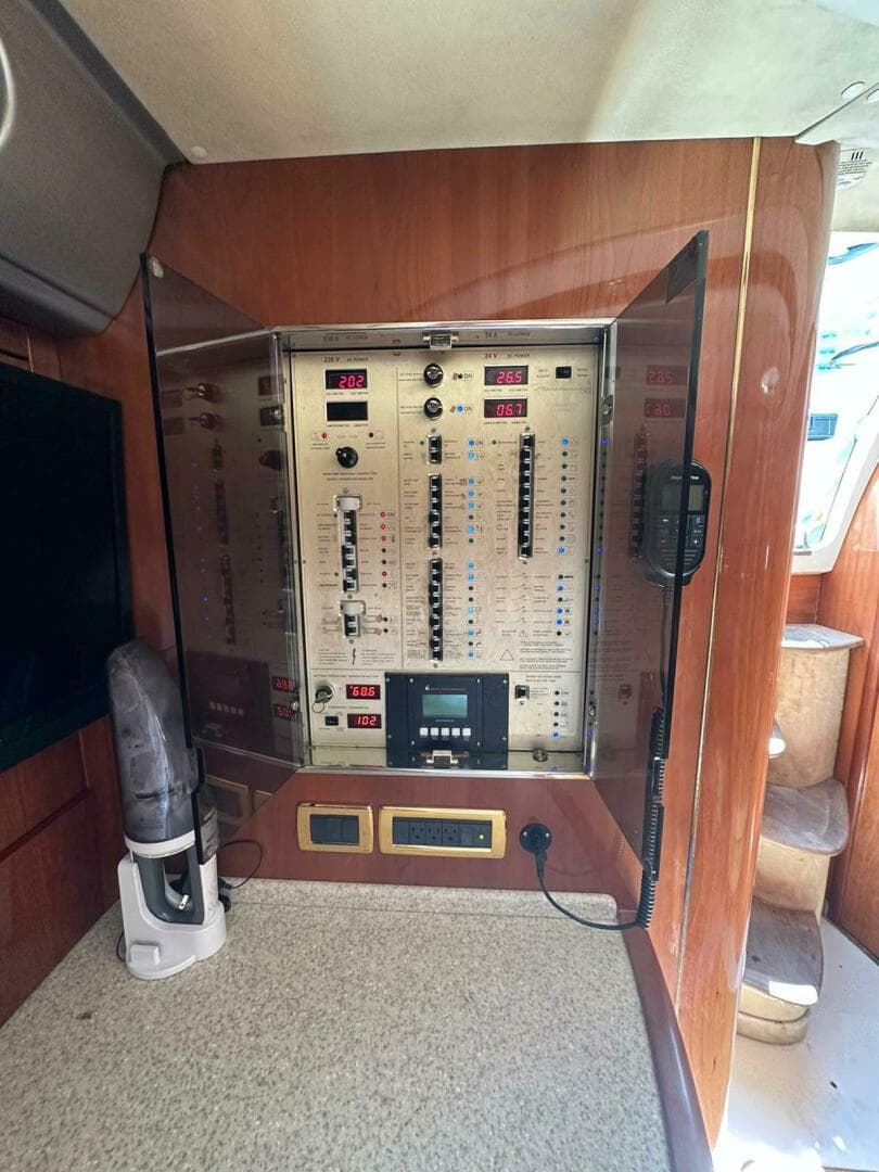 2007 Cranchi Mediterranee 50 HT — photo 53