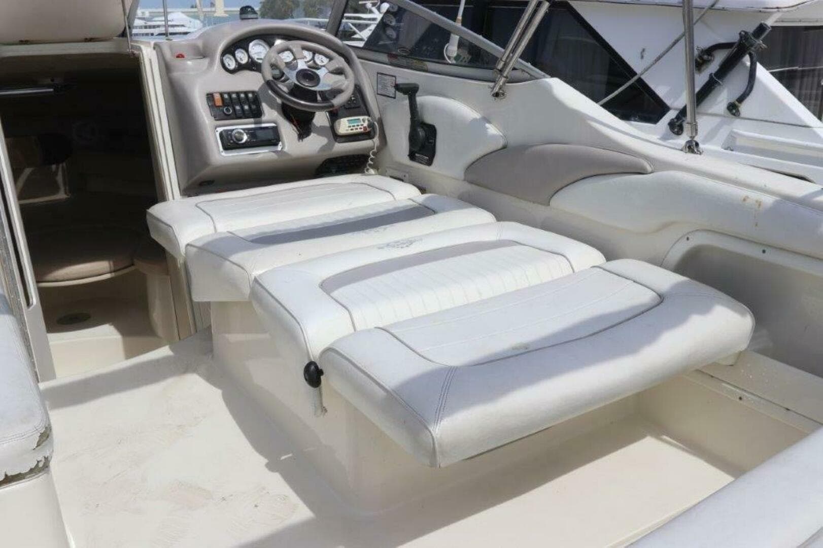 2006 Stingray 240 Cs — photo 23