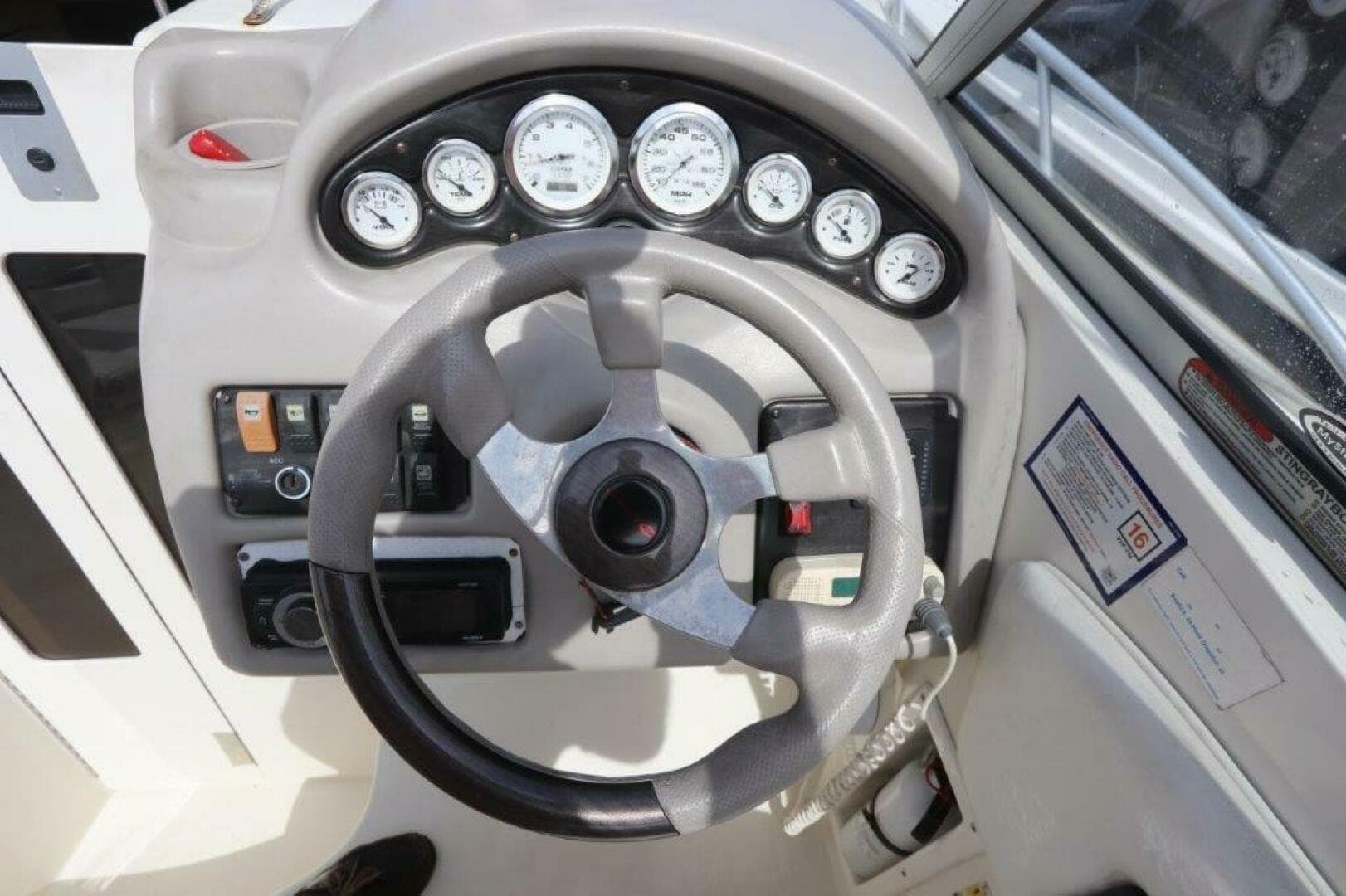 2006 Stingray 240 Cs — photo 11