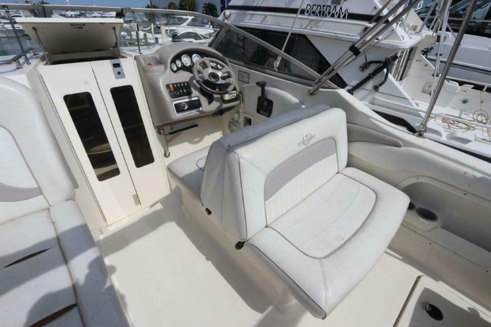 2006 Stingray 240 Cs — photo 8