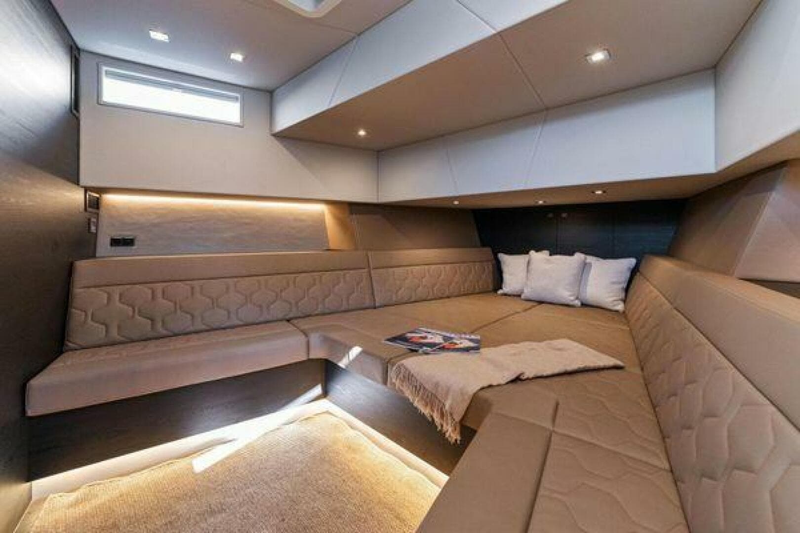 2022 Vanquish Vq 58 — photo 22