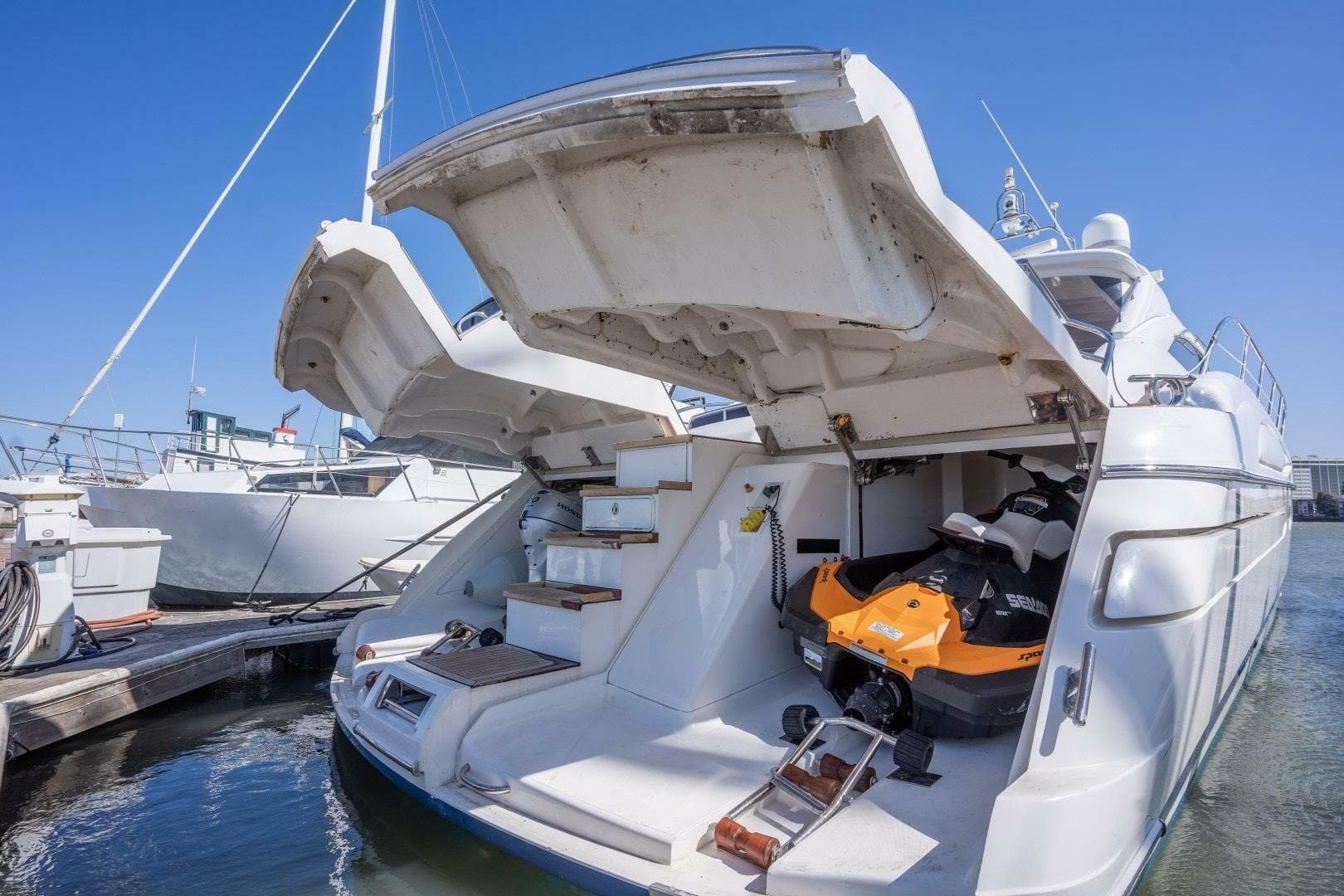 2002 Princess V65 — photo 12