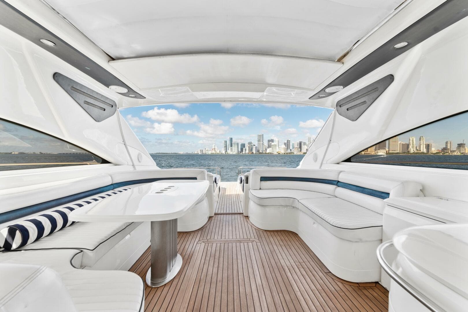 2002 Princess V65 — photo 8