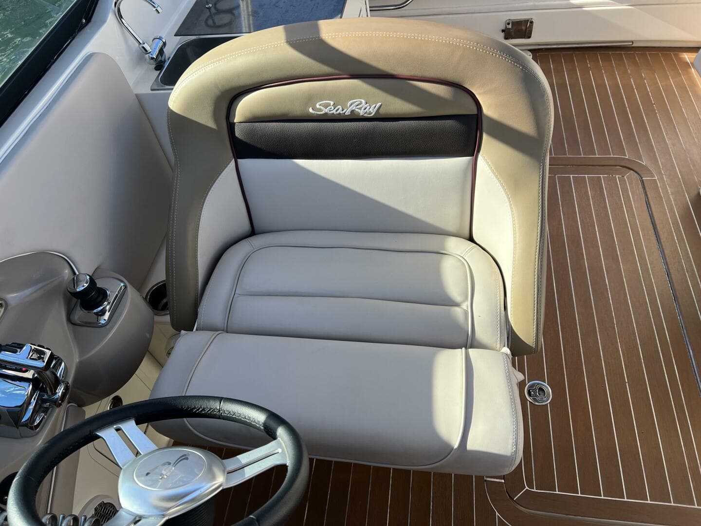 2012 Sea Ray 300 Slx — photo 17